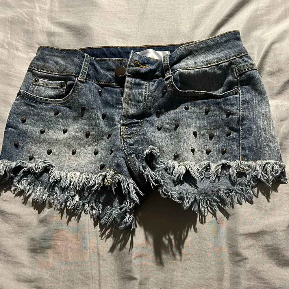 Shorts - Picture 1 of 3
